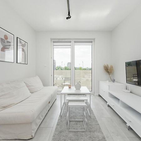 Miedziana Bright Apartment With Balcony And Parking Wroclaw By Noclegi Renters Exterior photo